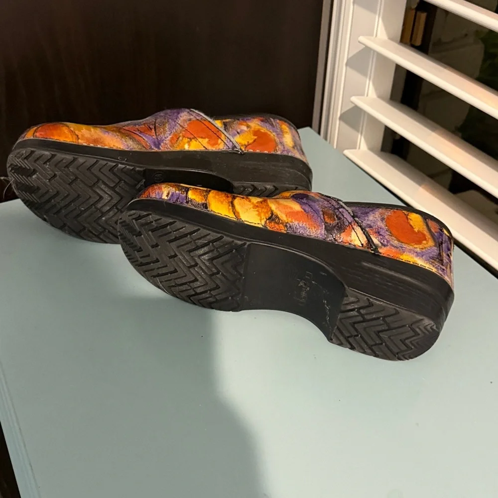 Colorful Floral Clogs - Picture 3 of 5
